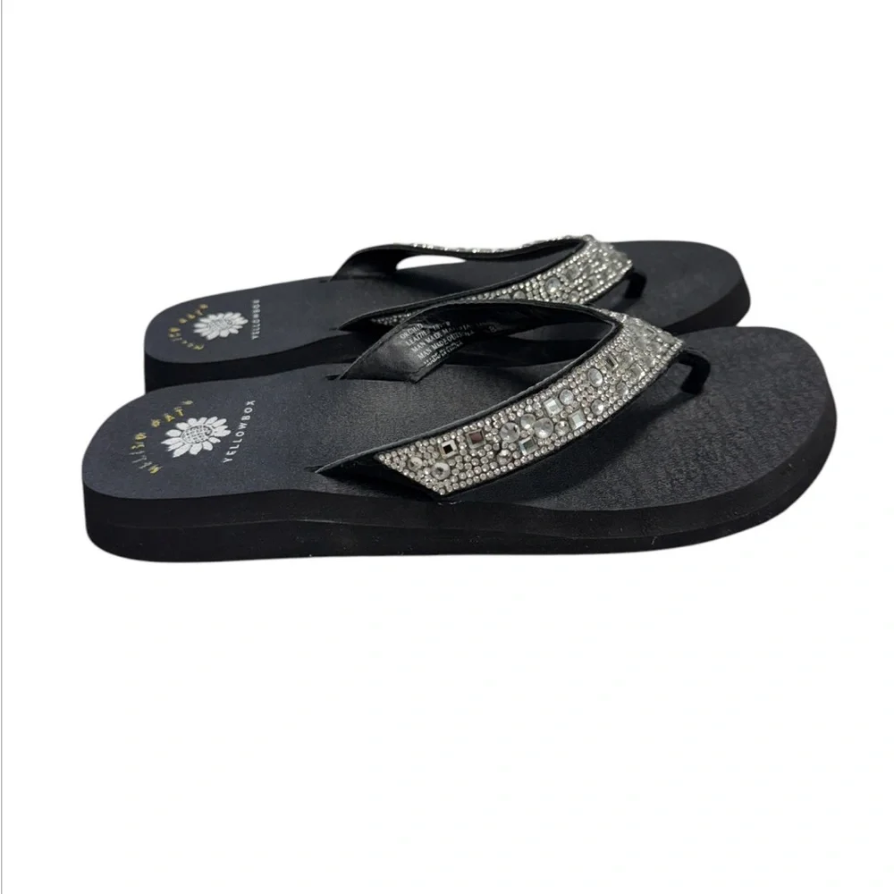 Yellow Box Women's Black Sandals with Rhinestone Detail Size 8.5 - Picture 2 of 7
